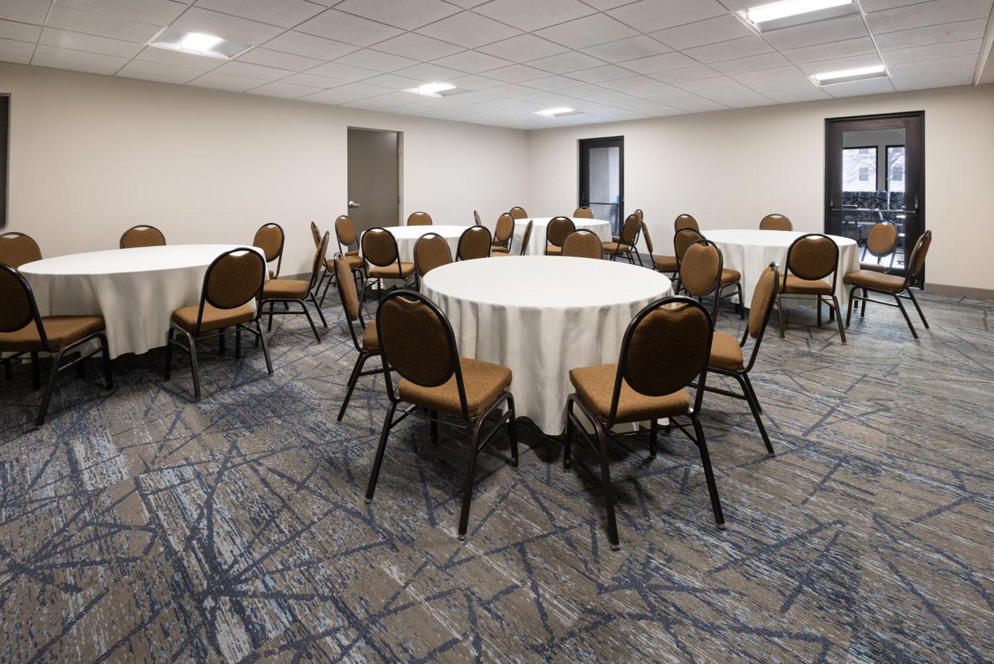 Holiday Inn Express & Suites Leesburg - Historic District By Ihg Exterior photo